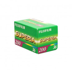FUJI SUPERIA 200 135-36